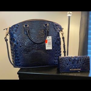 Lg Duxbury and Ady wallet sapphire